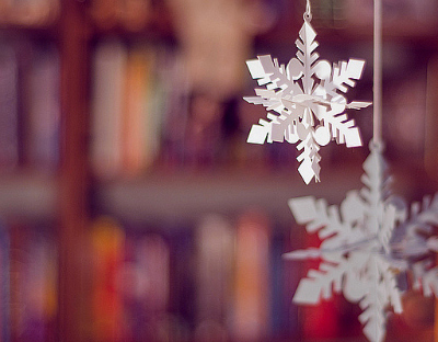 Fall Decorating Ideas: Paper Snowflakes