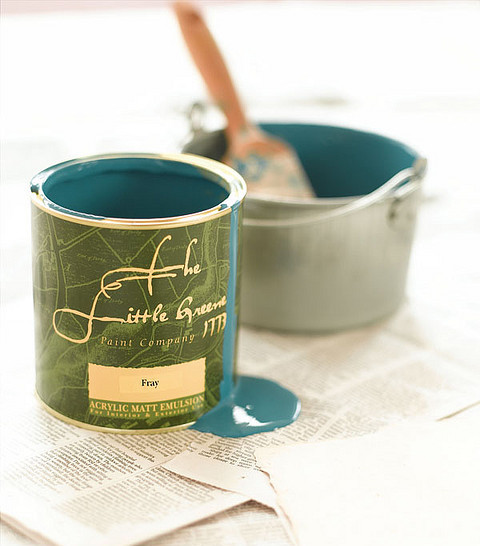 paint tin with blue paint