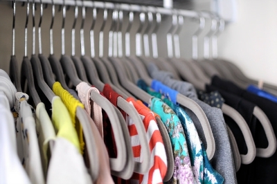 Organizing a Small Closet: Choose the Right Hangers