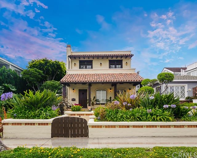This Corona del Mar, CA property is listed at $2,995,000 by Timothy Smith with Coldwell Banker Residential Brokerage.