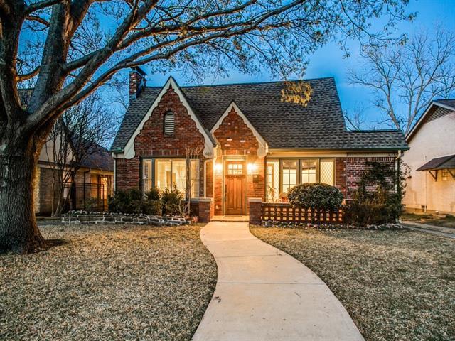Hollywood Heights Cottage in Dallas