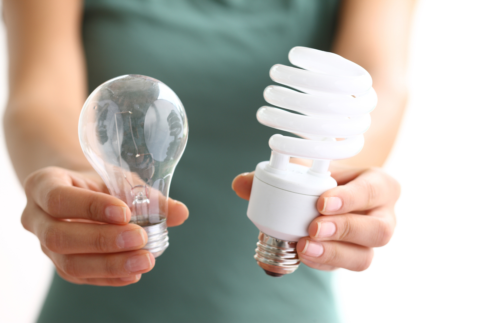 How to Save on Summer Electric Bills: Choose CFL or LED Bulbs