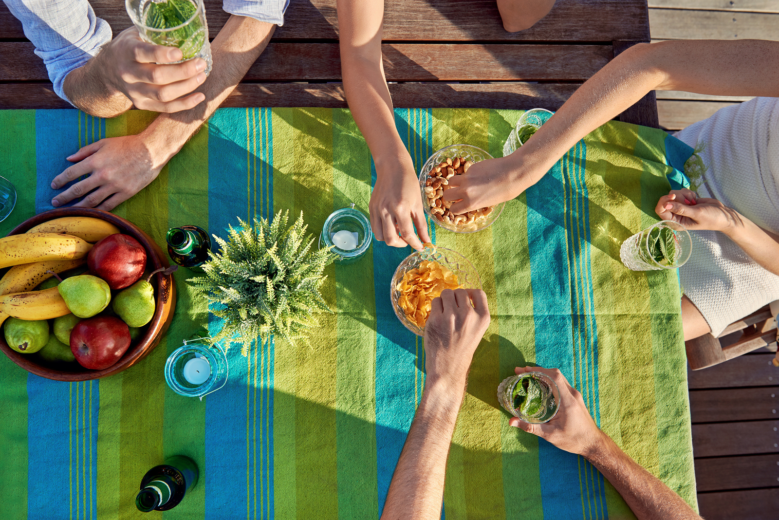 How to Plan the Perfect Outdoor Dinner Party: Create Ambiance