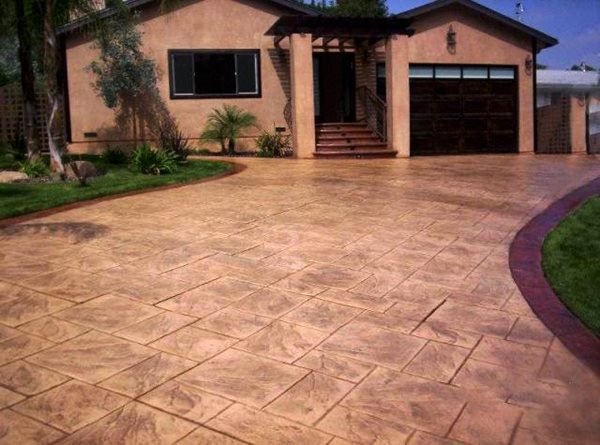 6-decorative-ways-a-concrete-driveway-can-boost-your-home-s-curb-appeal